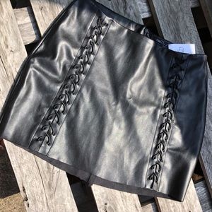 Black (faux)leather mini ♠️